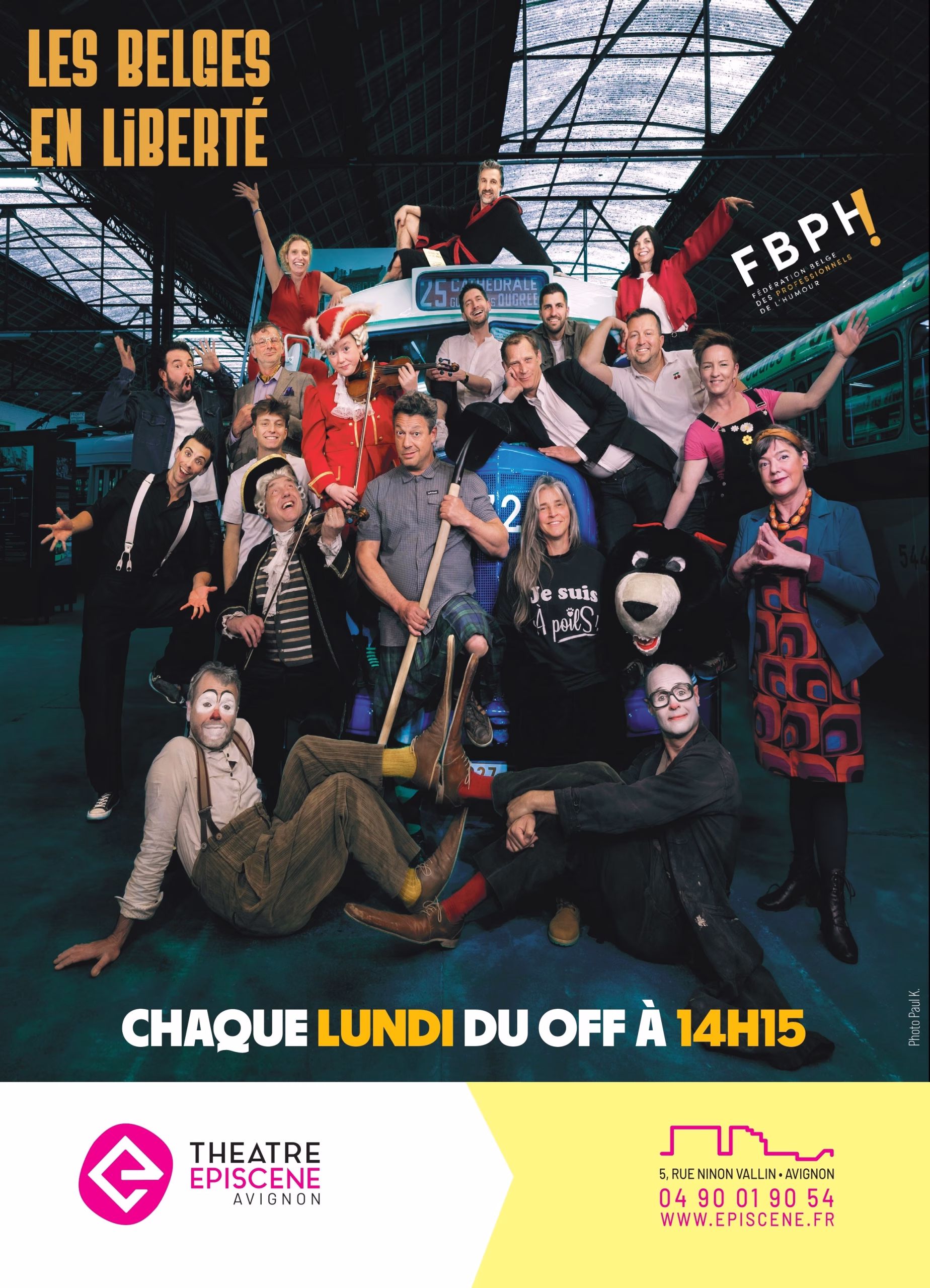 L’humour belge cartonne à Avignon : des salles pleines, des pros séduits, et un vent de fraîcheur sur le Off 2025.